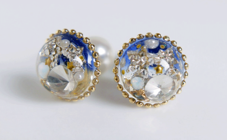 宇宙色のプラネタリウムピアス