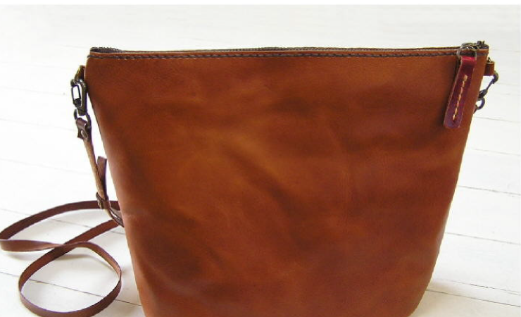 ポシェット（ファスナー／オーバル型）